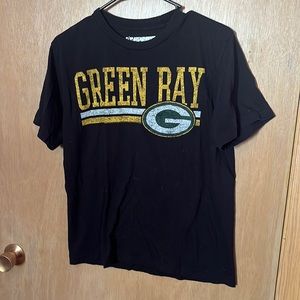 Green Bay Packers distressed logo tee, size S